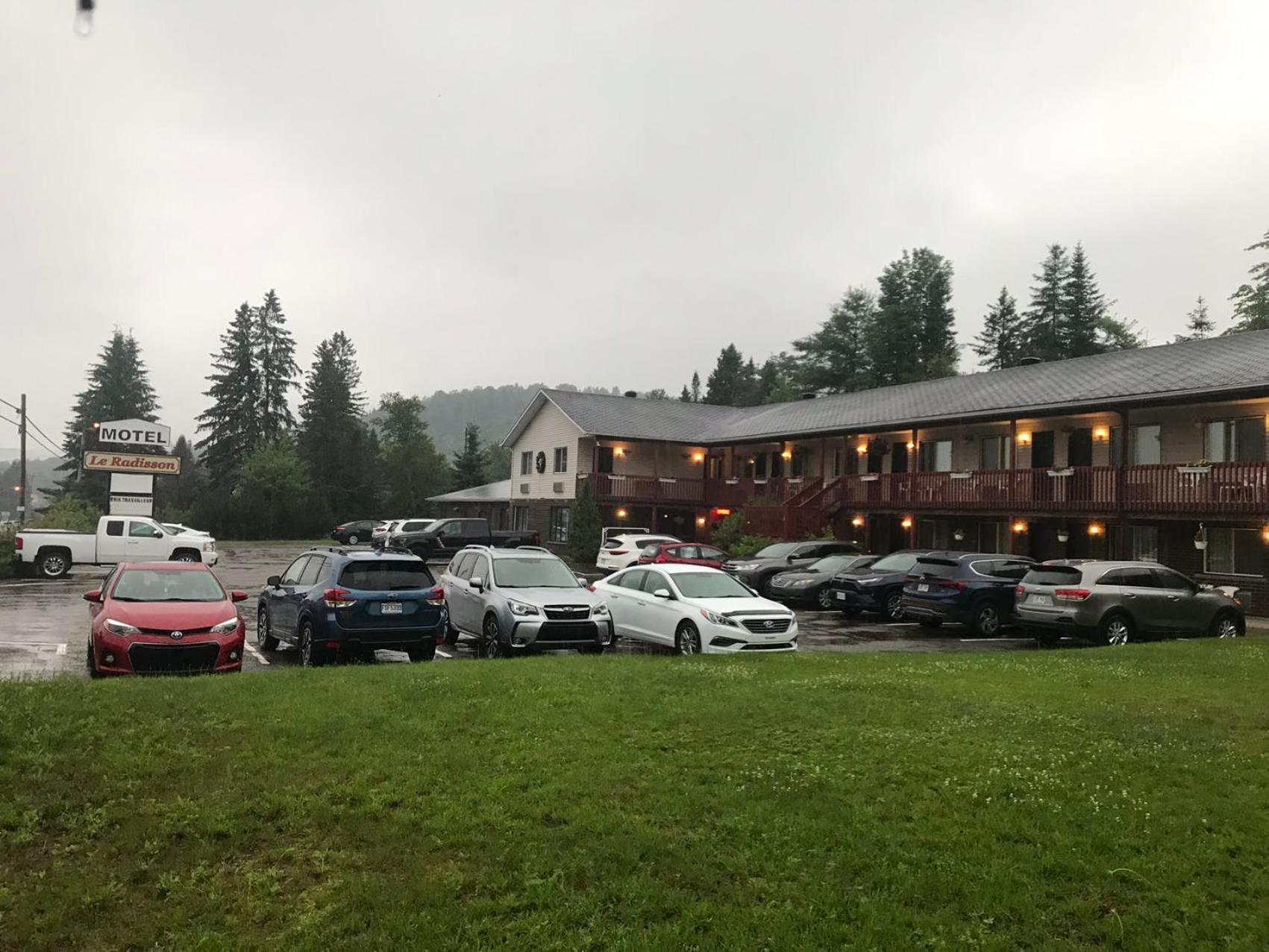 Motel Le Radisson De Val-David Exterior photo